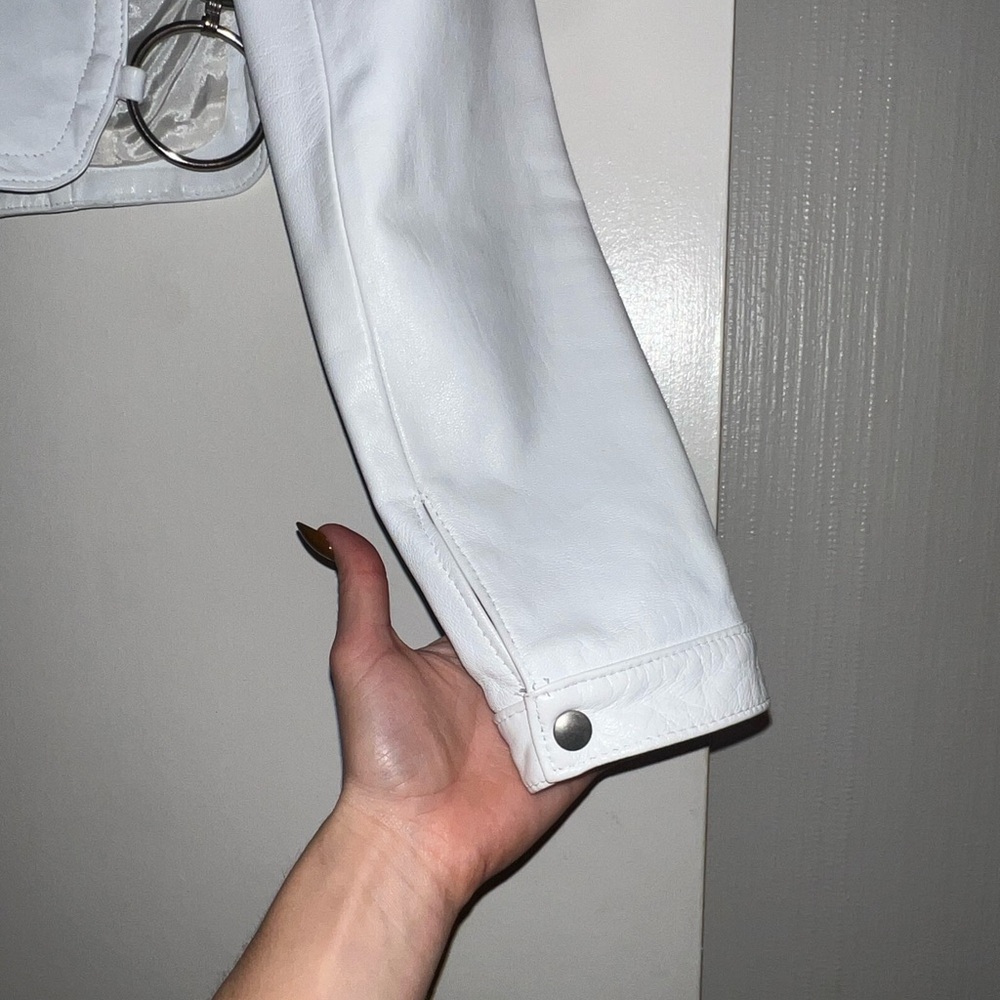 Vintage Italian Cropped White Leather Jacket - Picture 5 of 7